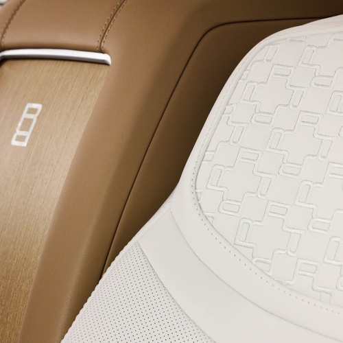 2026 Land Rover Range Rover SV Pearl Luster Interior